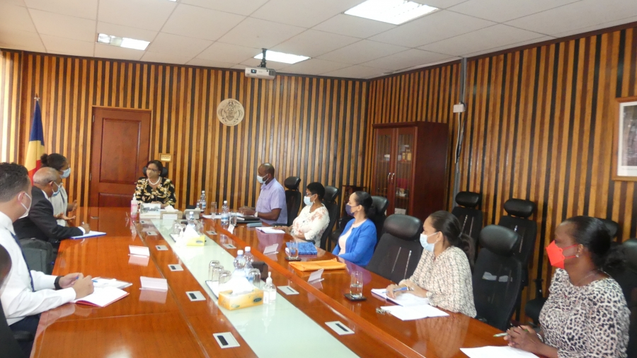 Minister Francourt meets with IOM Chief of Mission for Seychelles