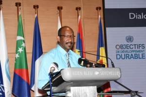 Le Vice-Président Vincent Meriton s’adressant aux délégués de la COI